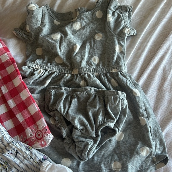 3 Baby Gap Girls Summer Dresses with Bloomers - 2T - Picture 3 of 4
